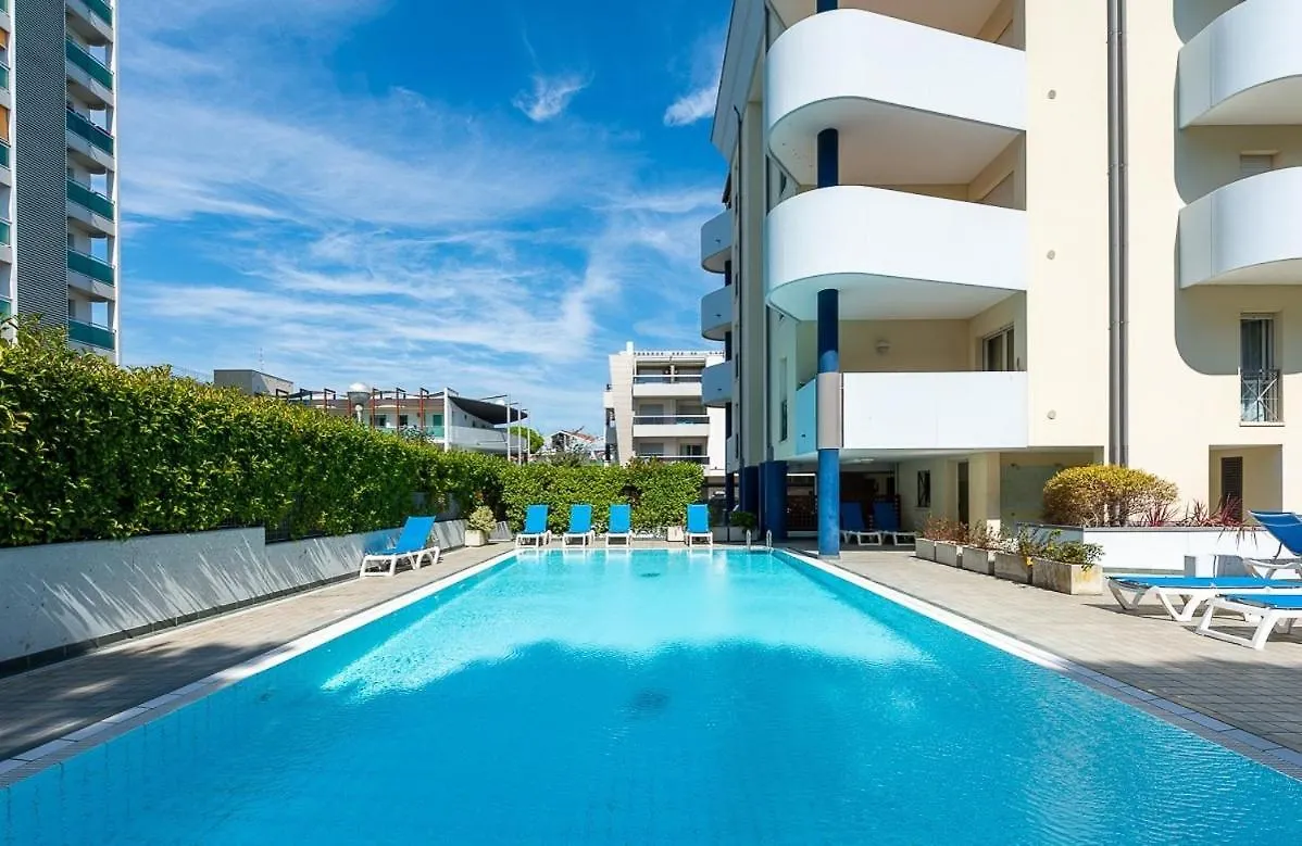 Green Holiday Wohnung Mit Schwimmbad Bibione Apartamento