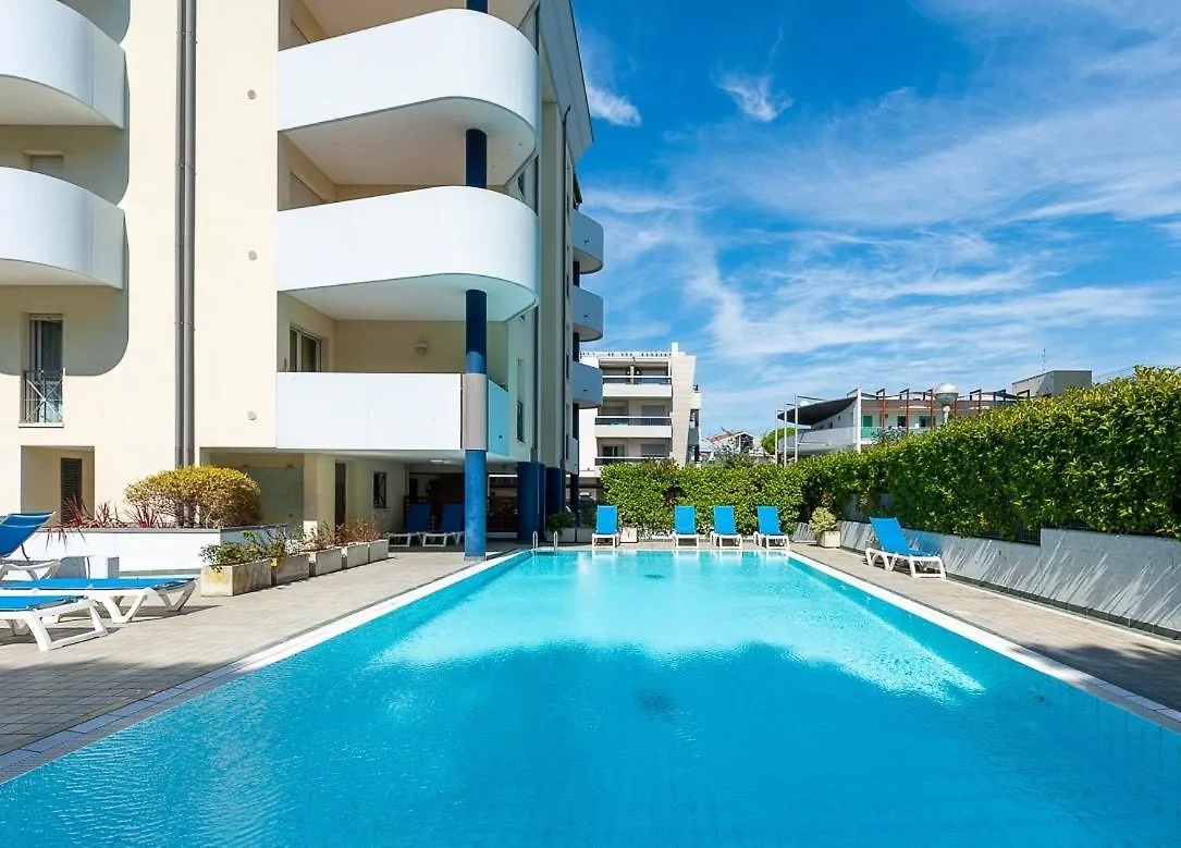 Apartamento Green Holiday Wohnung Mit Schwimmbad Bibione