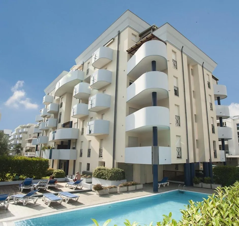 Apartamento Green Holiday Wohnung Mit Schwimmbad Bibione